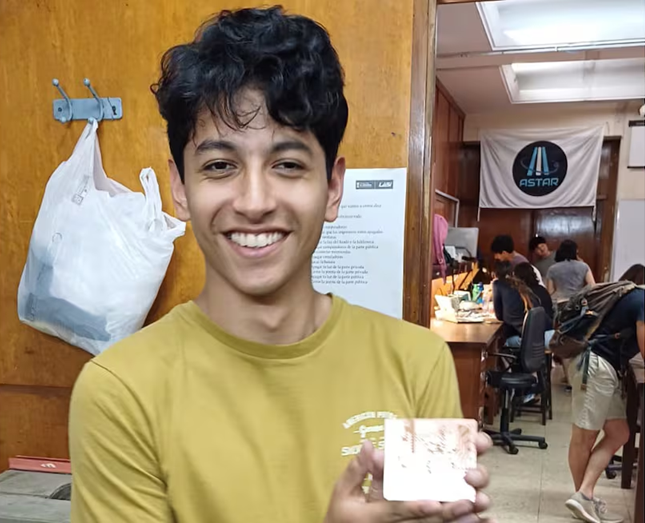 Un estudiante de la FIUBA viajará a Francia para formarse en robótica y tecnología aeroespacial