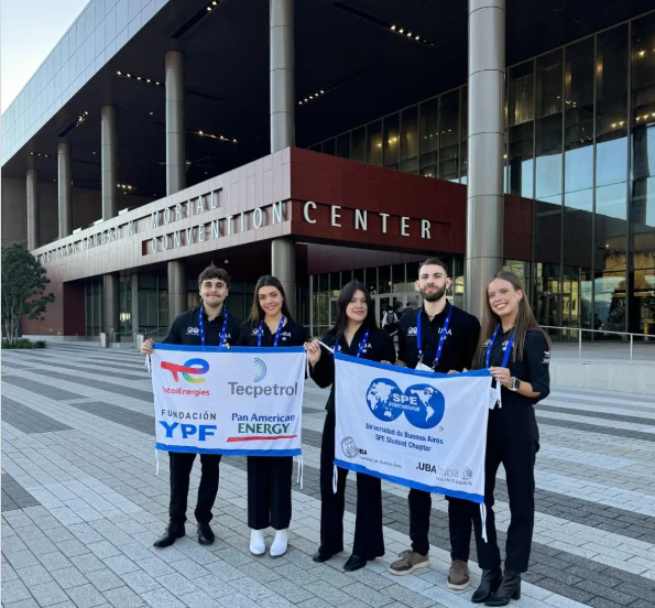 Cinco estudiantes de la FIUBA, entre los ocho mejores equipos del PetroBowl