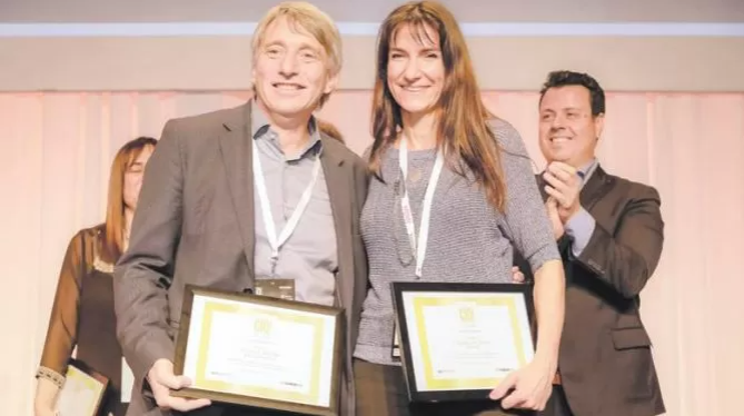 Premian a docente del Departamento de Gestión