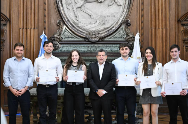 La Legislatura porteña reconoció al equipo de Ing. en Petróleo de la FIUBA